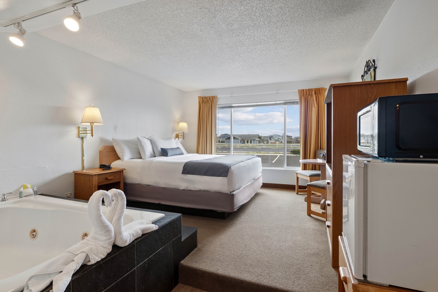King Whirlpool Village View