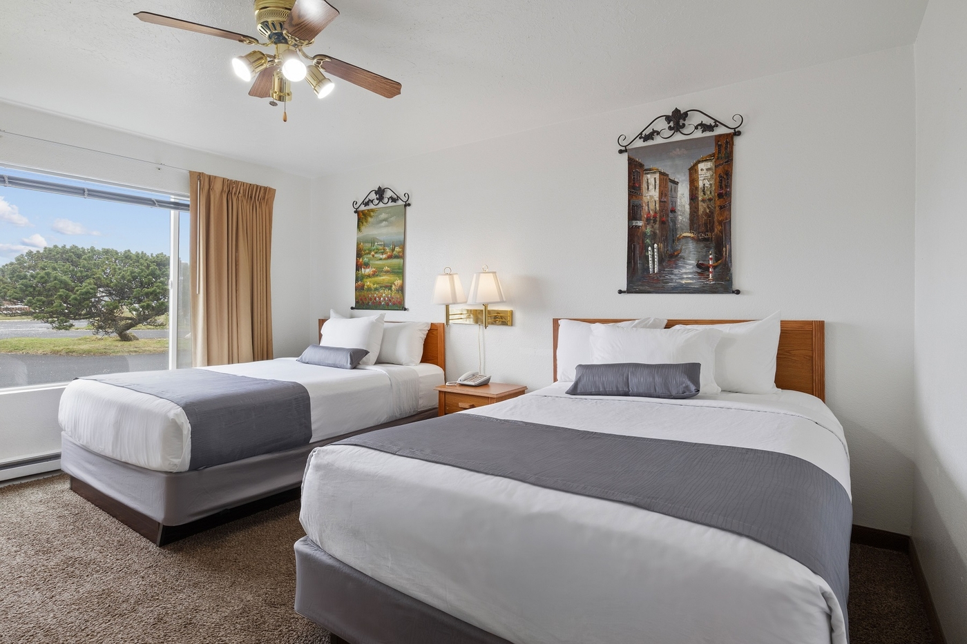 Two Queen Bay View w/Patio - Pet Friendly